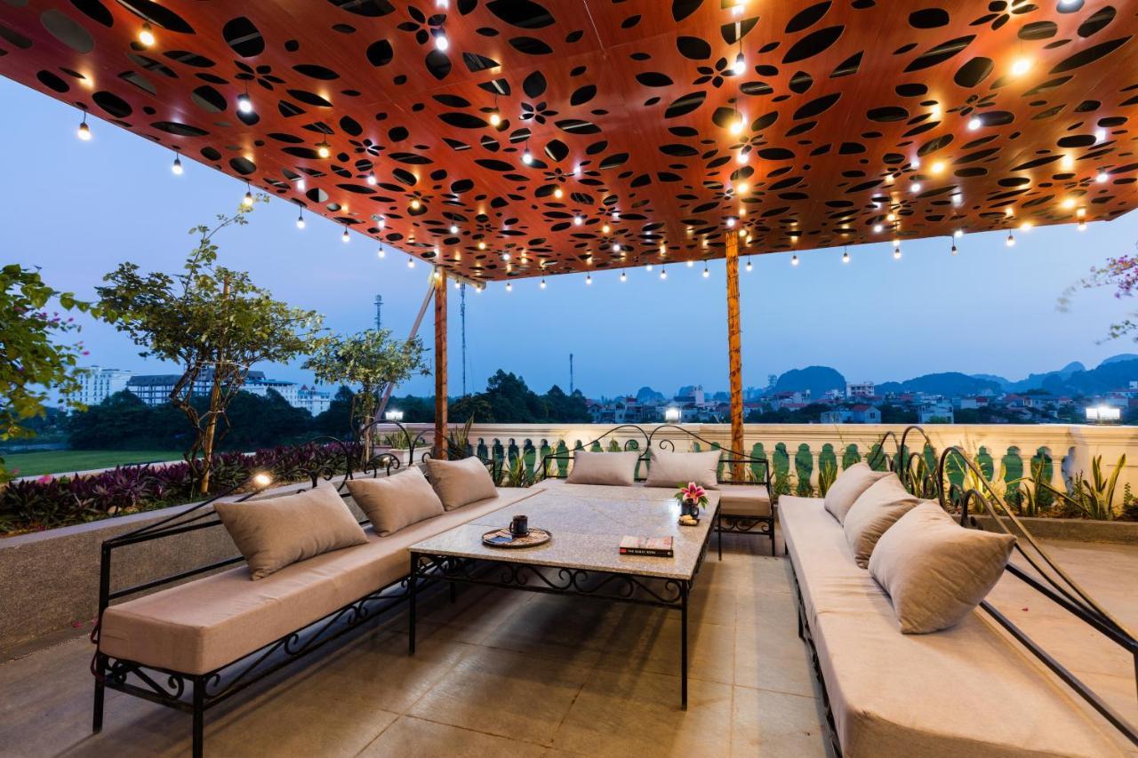 Liberty Hall Tam Coc Hotel & Villa ニンビン エクステリア 写真