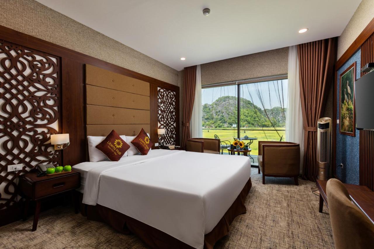 Liberty Hall Tam Coc Hotel & Villa ニンビン エクステリア 写真