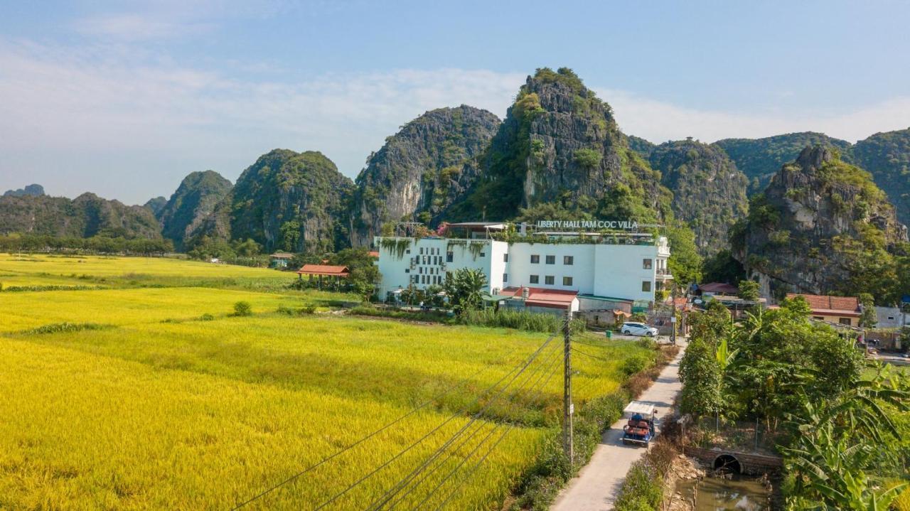 Liberty Hall Tam Coc Hotel & Villa ニンビン エクステリア 写真