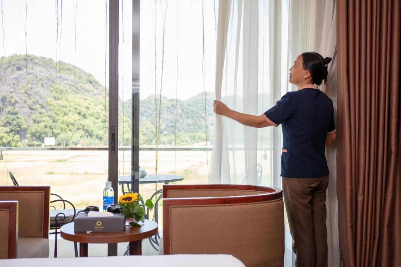 Liberty Hall Tam Coc Hotel & Villa ニンビン エクステリア 写真