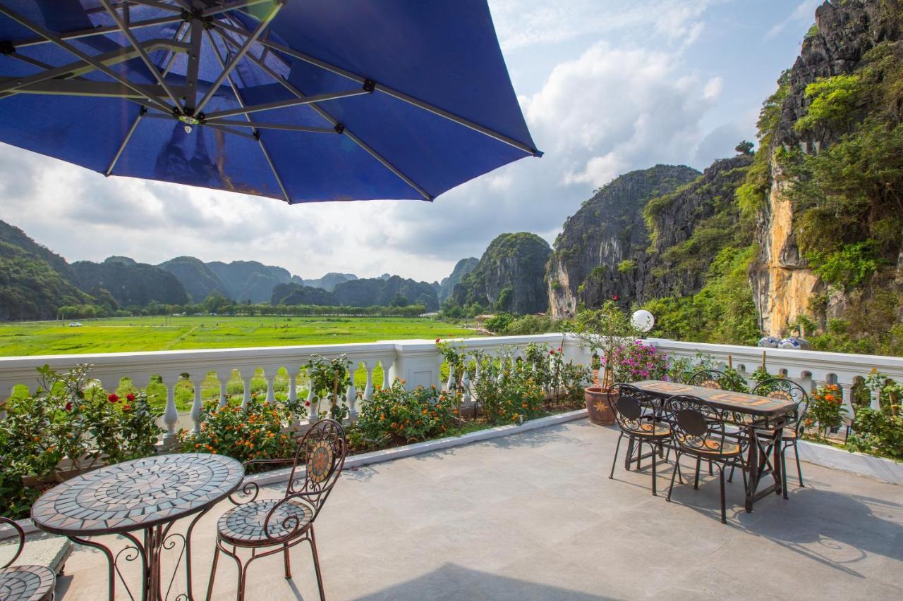 Liberty Hall Tam Coc Hotel & Villa ニンビン エクステリア 写真