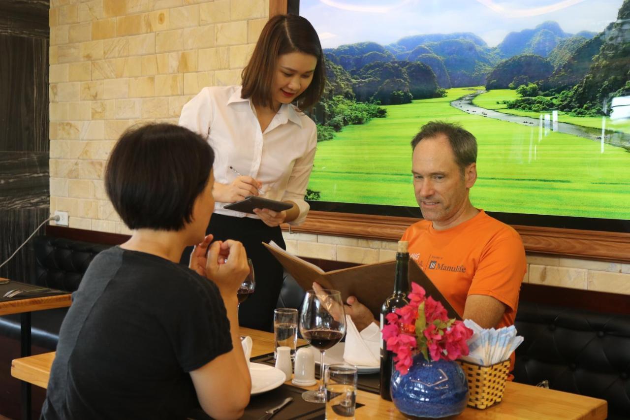 Liberty Hall Tam Coc Hotel & Villa ニンビン エクステリア 写真