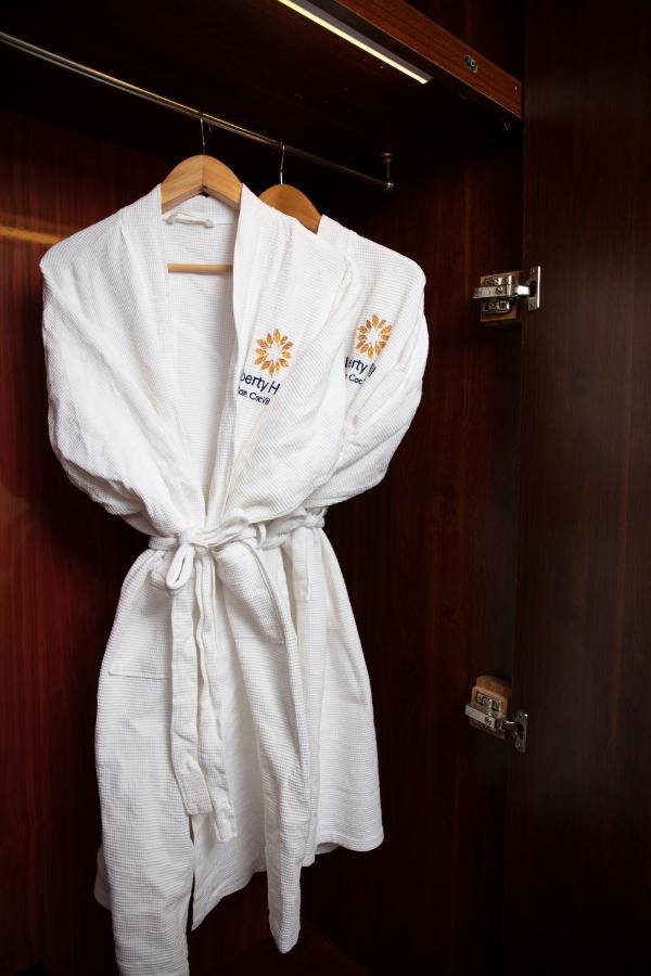 Liberty Hall Tam Coc Hotel & Villa ニンビン エクステリア 写真