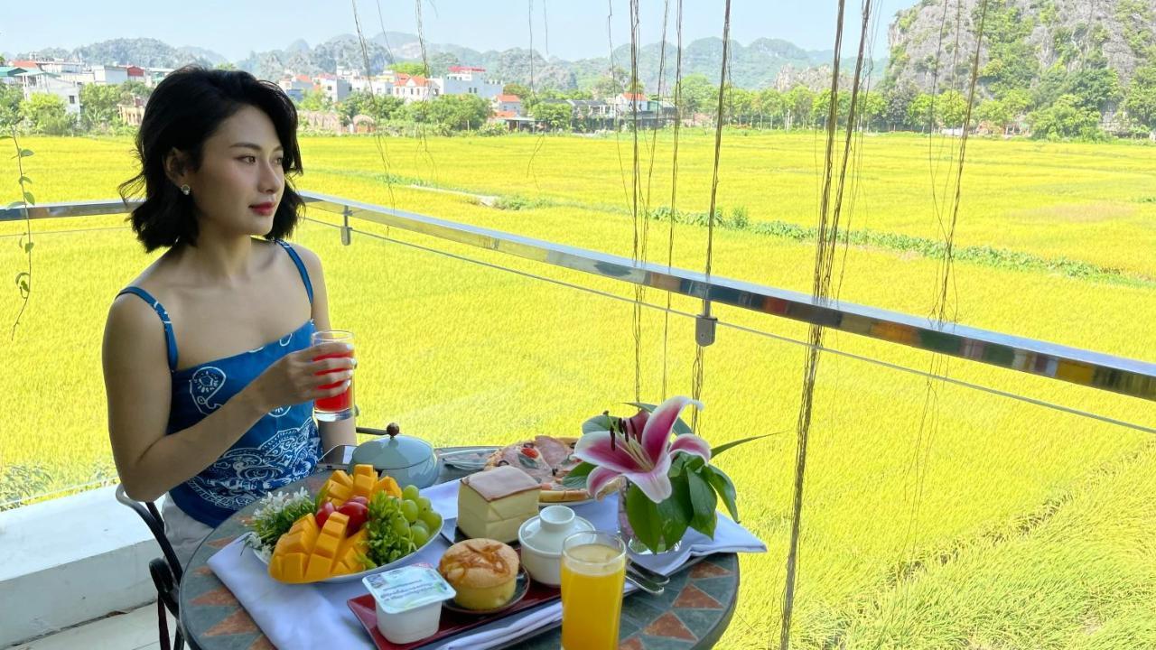 Liberty Hall Tam Coc Hotel & Villa ニンビン エクステリア 写真
